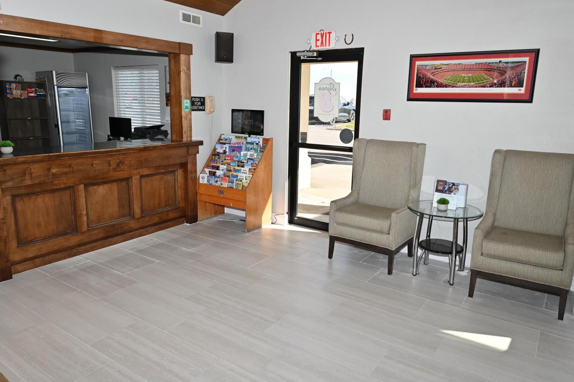 Super 8 By Wyndham Higginsville Exterior photo